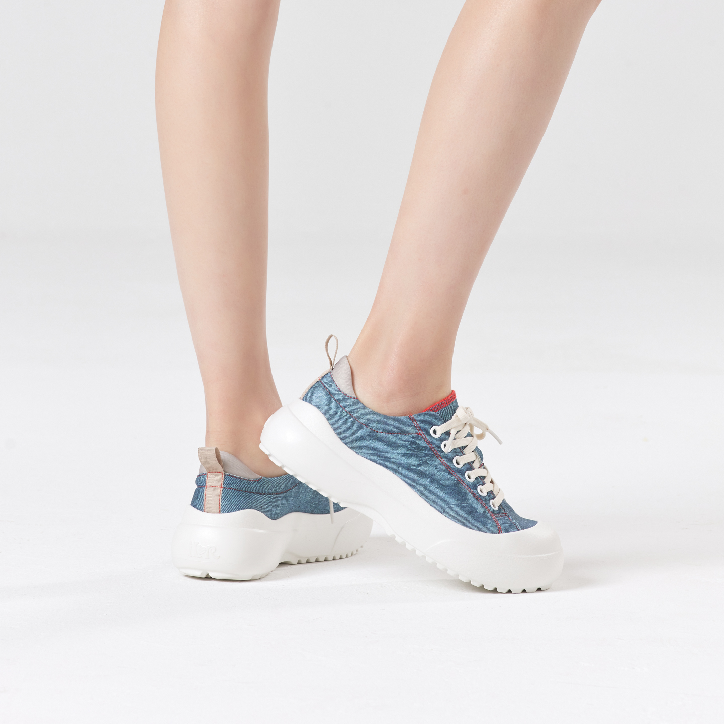 B1001 footwear photo 20