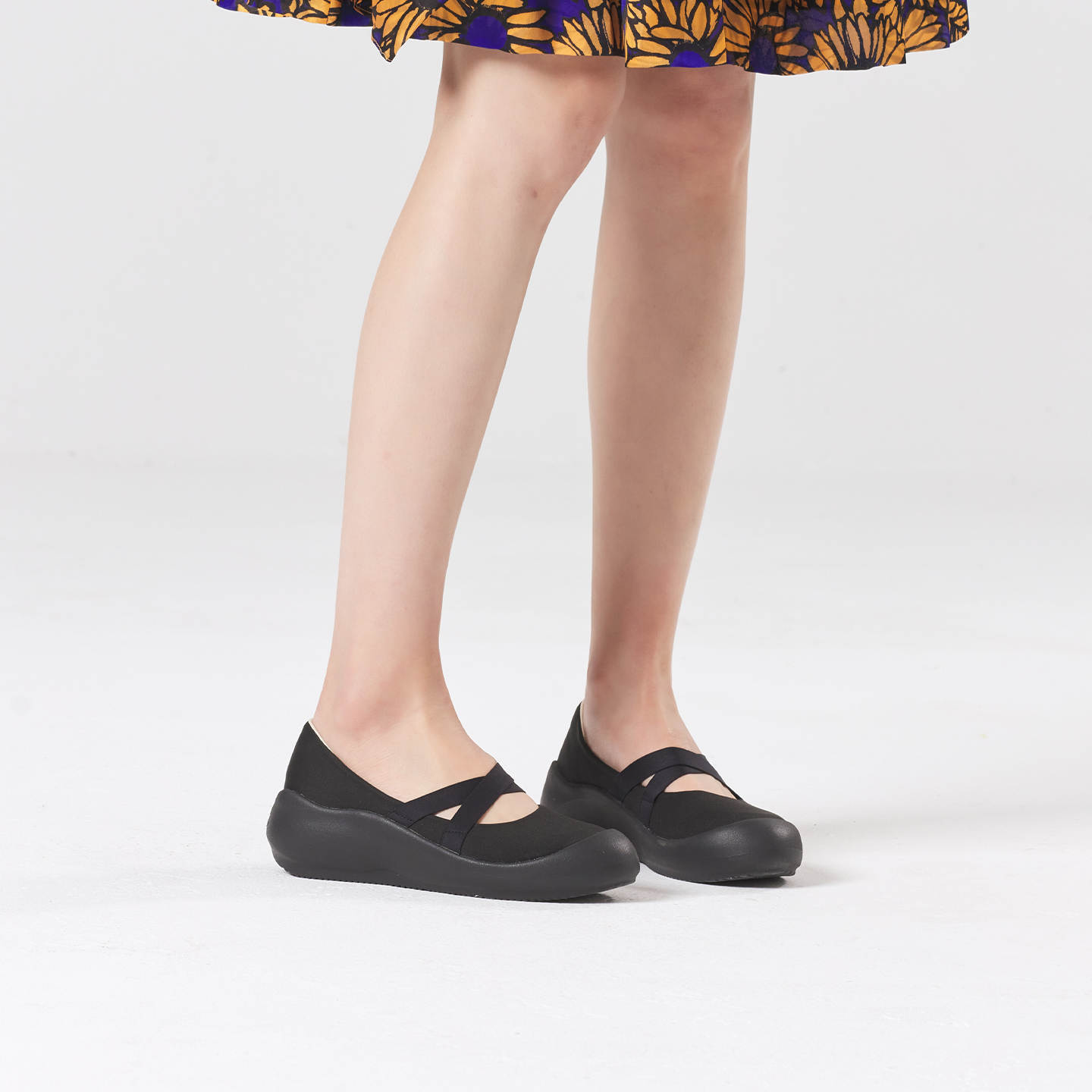 B1004 footwear photo 26