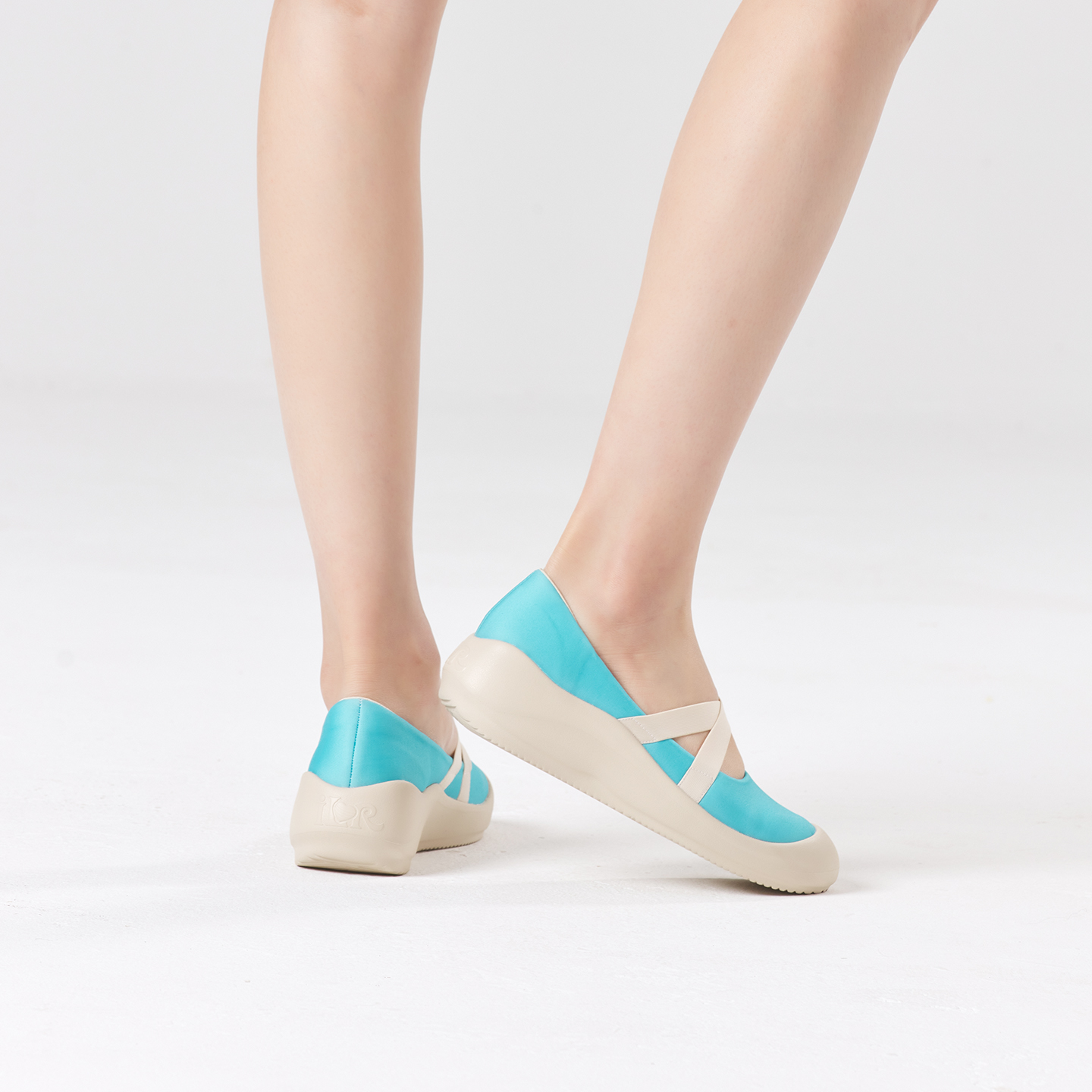 B1004 footwear photo 7