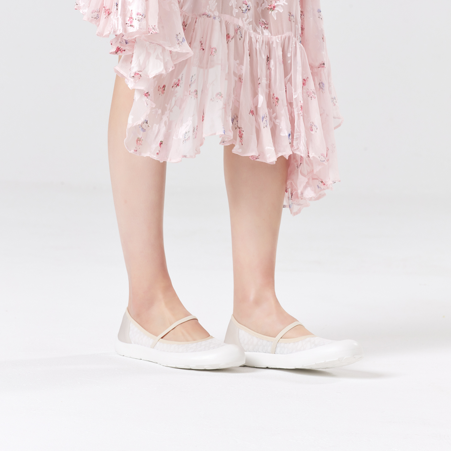 B1005 footwear photo 18