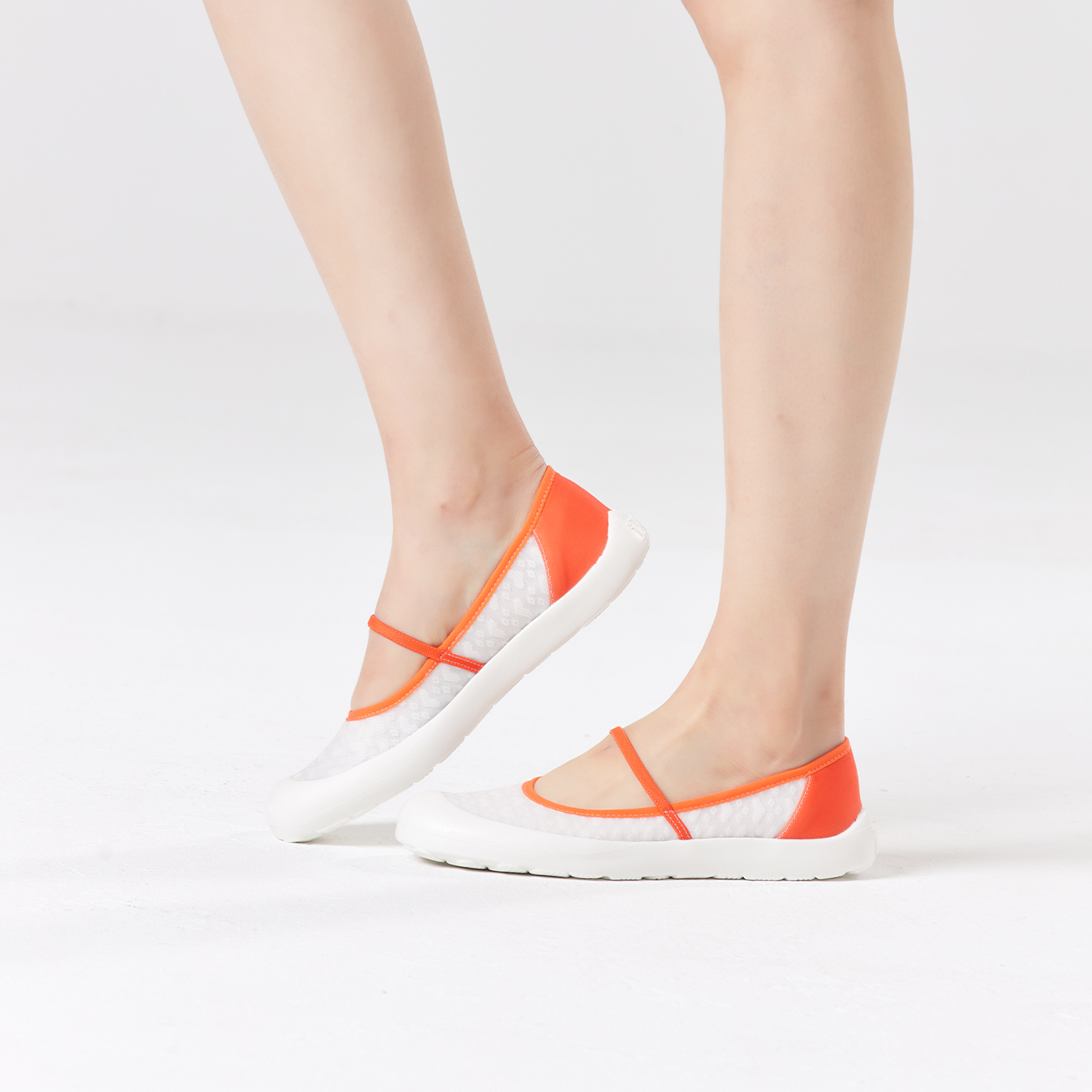 B1005 footwear photo 5