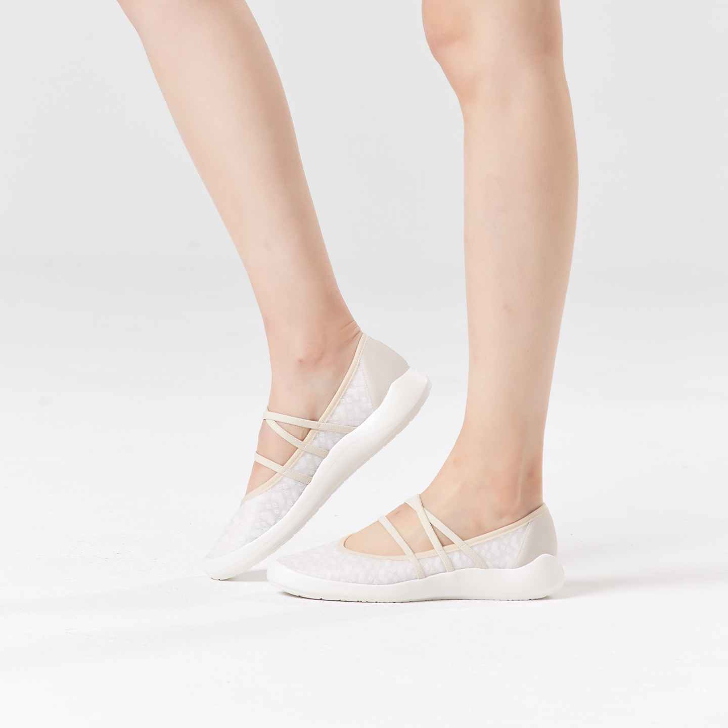 B1013 footwear photo 13