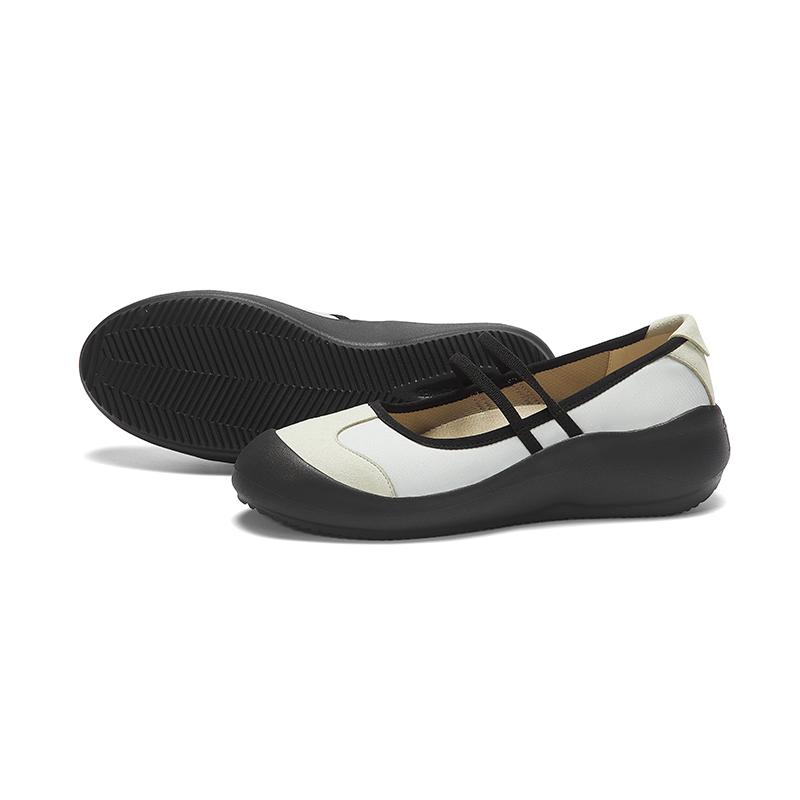 B1015 footwear photo 24