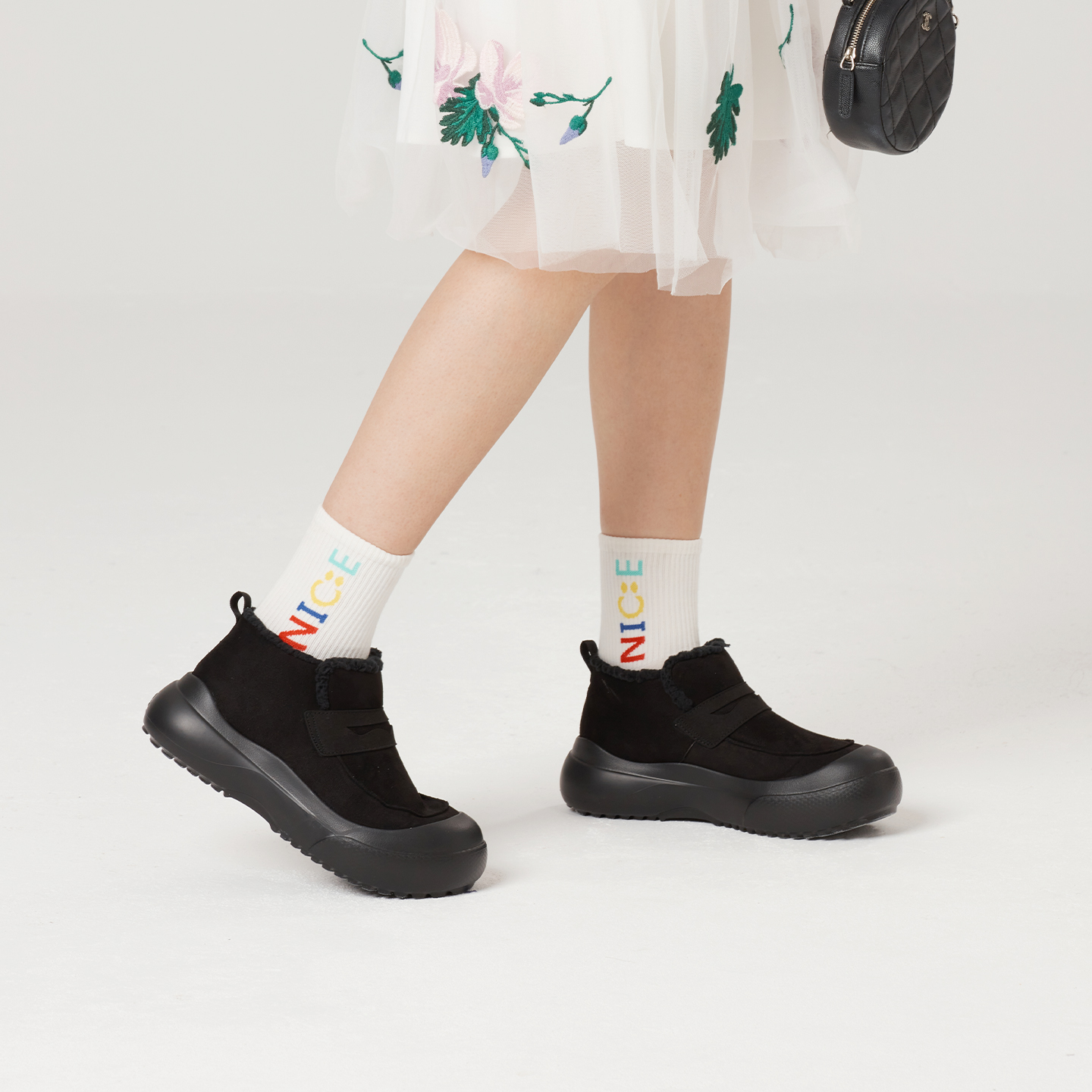 B1303 footwear photo 20
