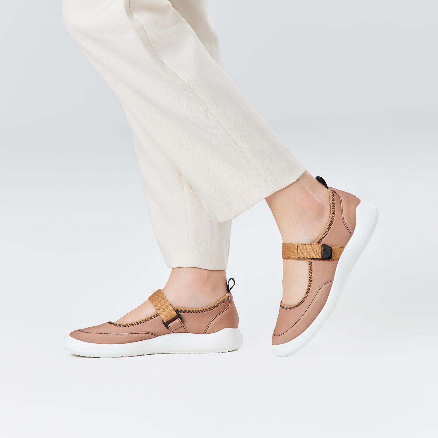 B2003 footwear photo 13
