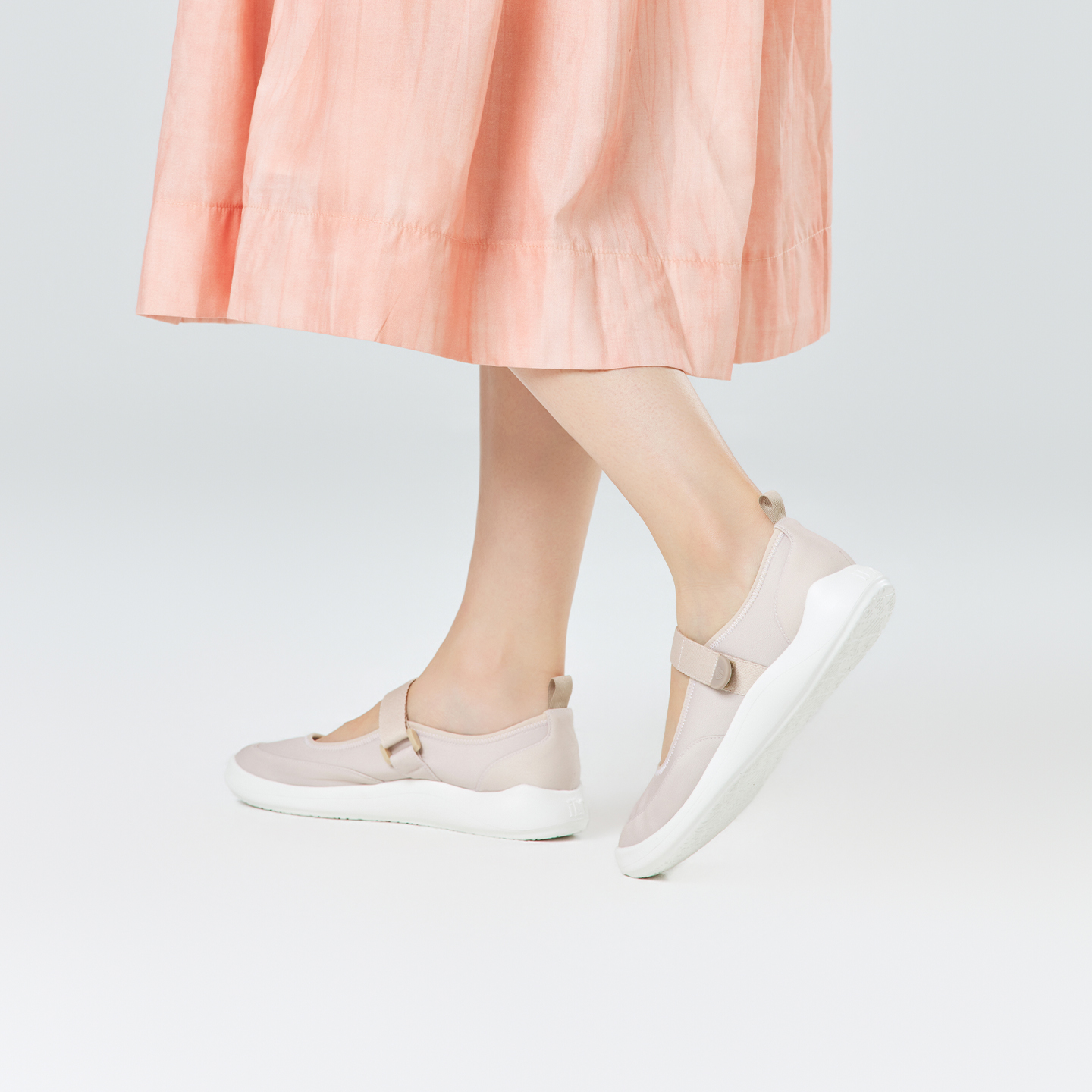 B2003 footwear photo 7