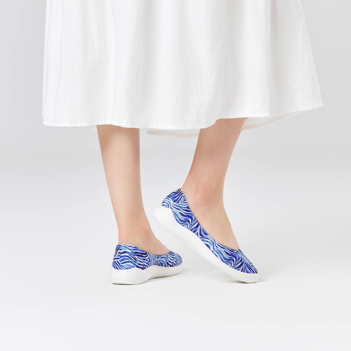 B2004 footwear photo 14