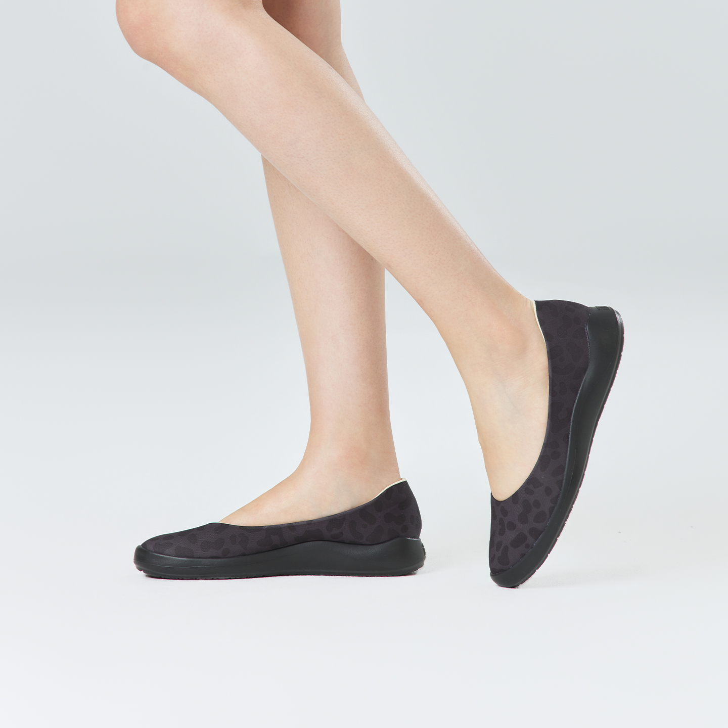 B2004 footwear photo 18