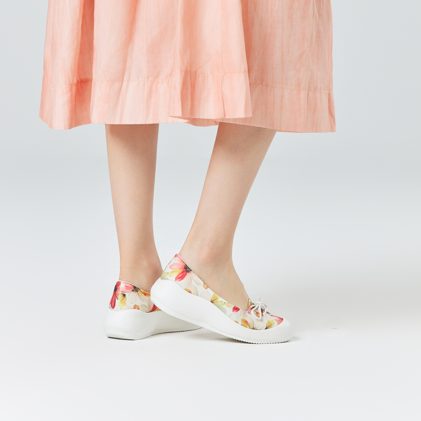 B2007 footwear photo 7