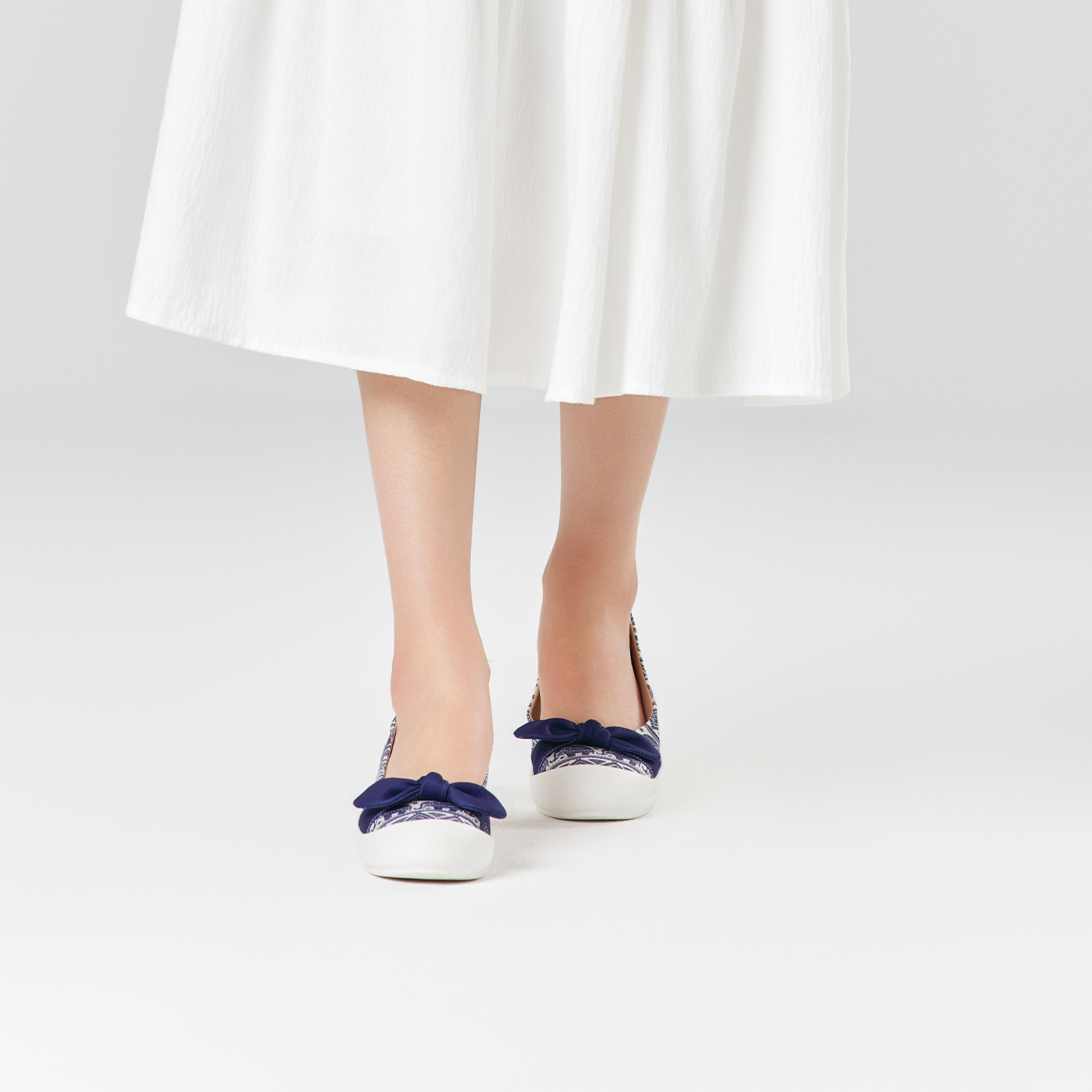 B2008 footwear photo 6