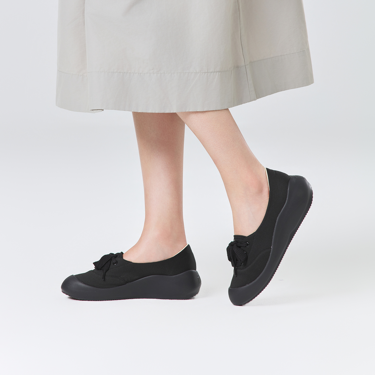 B2011 footwear photo 20